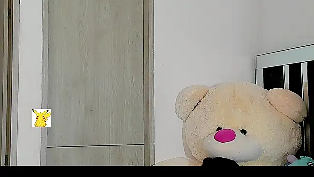 Snapshot of honey_skin chatting on January 13, 12:41 am honey skin online show from January 13, 12:41 am