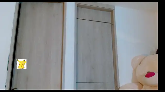 Snapshot of honey_skin chatting on March 14, 10:50 am honey skin online show from March 14, 10:50 am