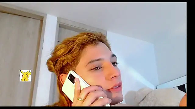 Snapshot of honey_skin chatting on March 22, 9:10 pm honey skin online show from March 22, 9:10 pm