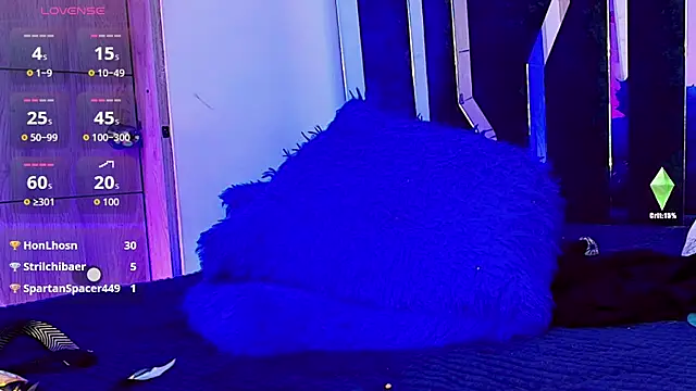 Snapshot of honey_skin chatting on September 17, 9:33 am honey skin online show from September 17, 9:33 am