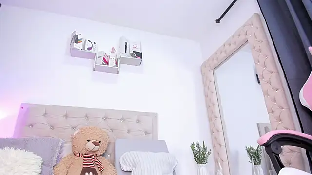 lorennahernandez01 online show from September 20, 11:22 am