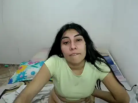 Snapshot of _katerin_love1 chatting on December 4, 1:03 am katerin love1 online show from December 4, 1:03 am