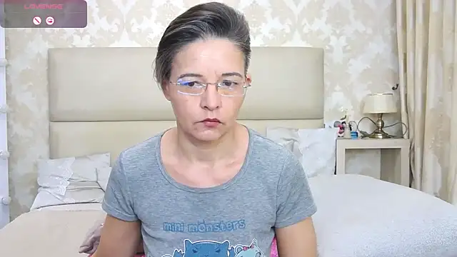 Snapshot of StaceyDarling chatting on March 3, 3:31 pm StaceyDarling online show from March 3, 3:31 pm