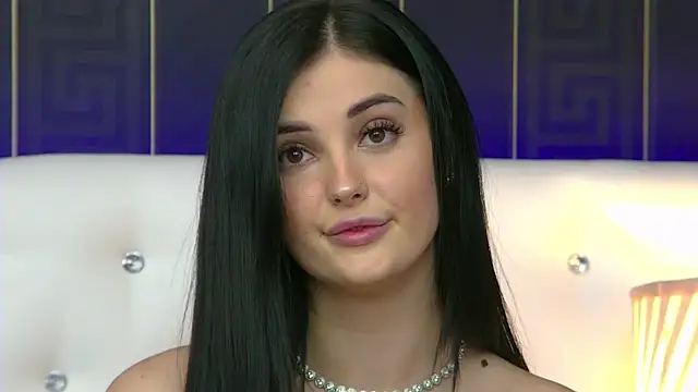 Snapshot of SophiaVilner chatting on January 2, 7:18 pm SophiaVilner online show from January 2, 7:18 pm