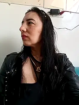 Snapshot of christine-x chatting on April 19, 4:06 pm christine-x online show from April 19, 4:06 pm