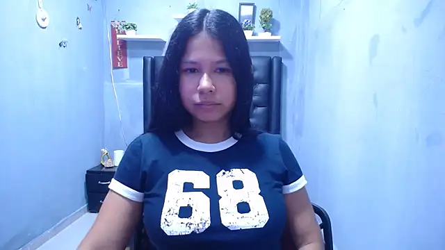 Letty Plugxo online show from April 1, 1:41 pm