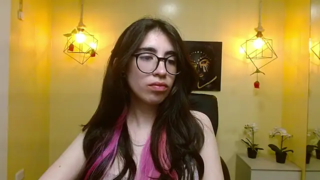 Snapshot of LenaRoses chatting on March 4, 6:29 pm LenaRoses online show from March 4, 6:29 pm
