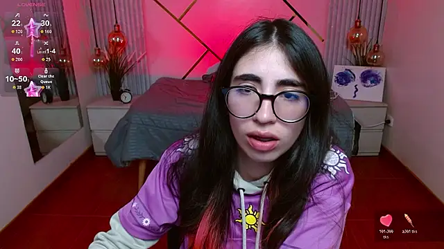 Snapshot of LenaRoses chatting on April 24, 8:44 pm LenaRoses online show from April 24, 8:44 pm