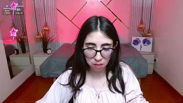Snapshot of LenaRoses chatting on May 1, 8:13 pm LenaRoses online show from May 1, 8:13 pm