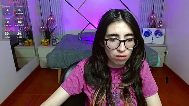 Snapshot of LenaRoses chatting on July 10, 9:06 pm LenaRoses online show from July 10, 9:06 pm