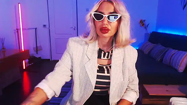 beauty chl0e online show from December 8, 12:18 am