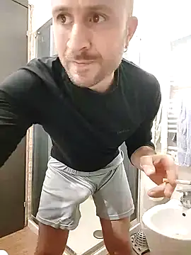 Snapshot of gilera250s chatting on January 9, 4:39 pm gilera250s online show from January 9, 4:39 pm