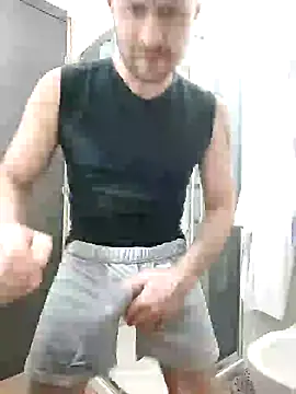 Snapshot of gilera250s chatting on January 12, 12:39 am gilera250s online show from January 12, 12:39 am