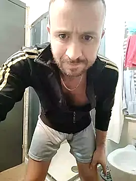 Snapshot of gilera250s chatting on January 18, 8:10 am gilera250s online show from January 18, 8:10 am