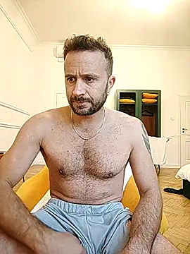 Snapshot of gilera250s chatting on October 1, 12:11 pm gilera250s online show from October 1, 12:11 pm