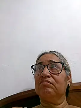 Snapshot of _candi chatting on January 18, 2:37 am candi online show from January 18, 2:37 am