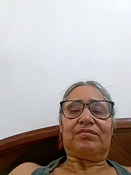 Snapshot of _candi chatting on February 2, 3:22 pm candi online show from February 2, 3:22 pm