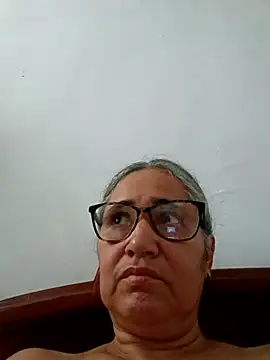 Snapshot of _candi chatting on February 3, 12:21 pm candi online show from February 3, 12:21 pm