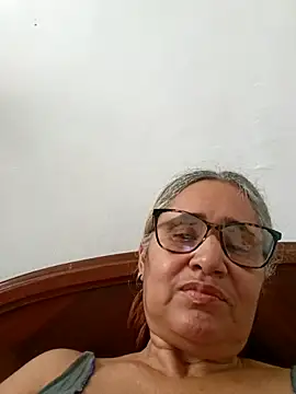 Snapshot of _candi chatting on February 5, 3:38 pm candi online show from February 5, 3:38 pm