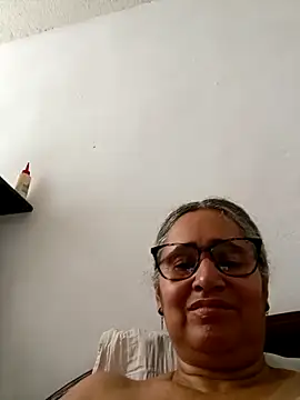 Snapshot of _candi chatting on March 1, 1:57 pm candi online show from March 1, 1:57 pm