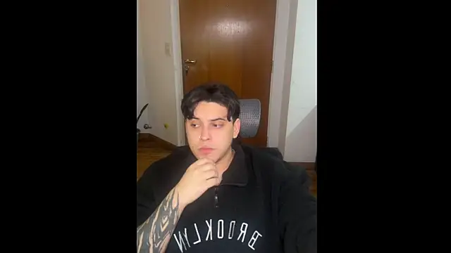 Snapshot of Markuss_b chatting on June 17, 1:08 am Markuss b online show from June 17, 1:08 am