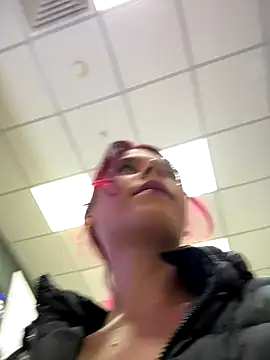 RiriRoseey online show from November 8, 9:09 am