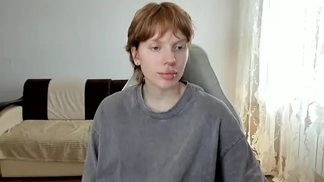 StellaDavis online show from May 20, 11:05 am