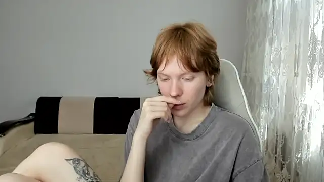 Snapshot of StellaDavis chatting on July 3, 10:10 am StellaDavis online show from July 3, 10:10 am