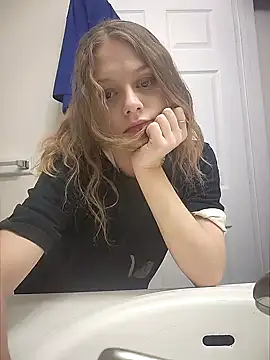 Snapshot of AriellaTaylor chatting on December 2, 6:10 pm AriellaTaylor online show from December 2, 6:10 pm