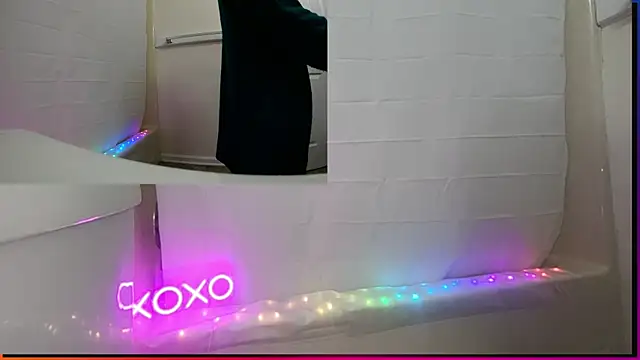 Snapshot of AriellaTaylor chatting on December 4, 9:07 am AriellaTaylor online show from December 4, 9:07 am