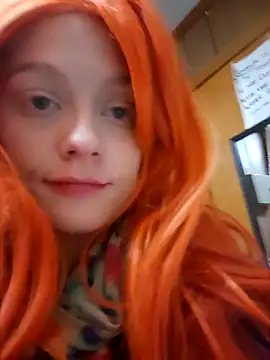 Snapshot of AriellaTaylor chatting on December 6, 2:02 am AriellaTaylor online show from December 6, 2:02 am