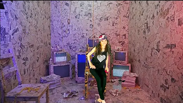 Snapshot of AriellaTaylor chatting on January 29, 2:51 am AriellaTaylor online show from January 29, 2:51 am