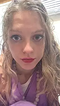 Snapshot of AriellaTaylor chatting on February 9, 3:00 am AriellaTaylor online show from February 9, 3:00 am