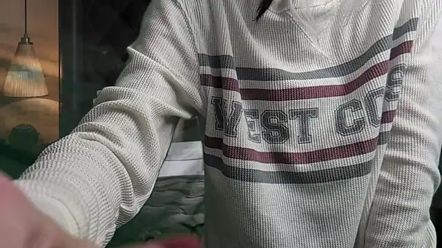 Snapshot of AriellaTaylor chatting on March 1, 6:46 am AriellaTaylor online show from March 1, 6:46 am