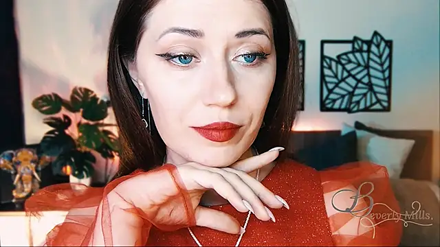 MissBeverlyMills online show from February 16, 10:10 am