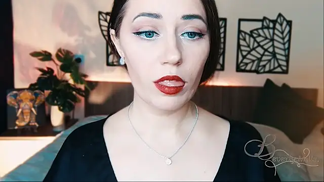 MissBeverlyMills online show from February 21, 11:01 am