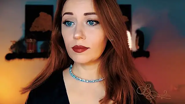 MissBeverlyMills online show from November 28, 4:15 am