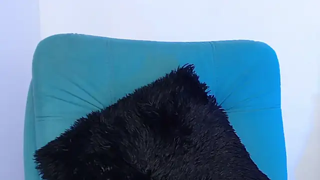 Snapshot of hantonella_ chatting on December 13, 3:32 pm hantonella  online show from December 13, 3:32 pm