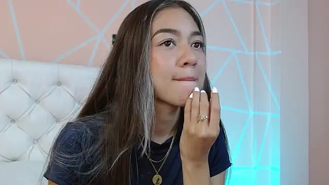 Snapshot of hantonella_ chatting on October 3, 9:23 pm hantonella  online show from October 3, 9:23 pm