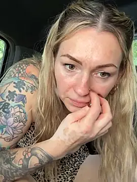 MaggieMayI89 online show from May 25, 4:57 pm