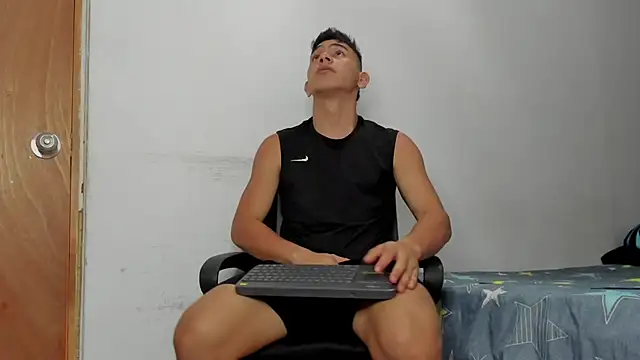 andrew rose  online show from April 4, 7:44 pm