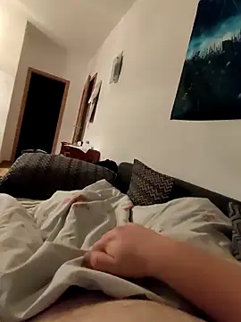 Snapshot of Henryb61 chatting on January 19, 9:45 pm Henryb61 online show from January 19, 9:45 pm