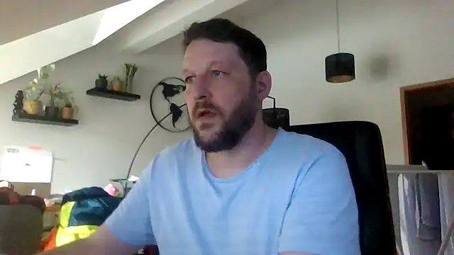 Snapshot of BennyLommy chatting on March 14, 12:54 pm BennyLommy online show from March 14, 12:54 pm