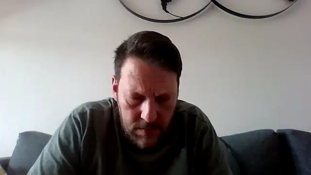 Snapshot of BennyLommy chatting on April 27, 2:04 pm BennyLommy online show from April 27, 2:04 pm