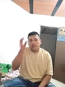 Snapshot of Willner08 chatting on December 21, 4:19 am Willner08 online show from December 21, 4:19 am