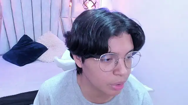 Emmapark  online show from March 19, 2:46 pm