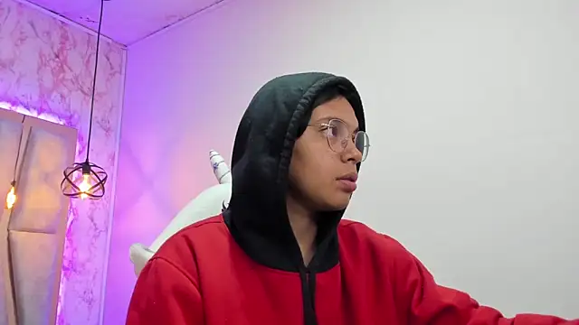 Emmapark  online show from March 20, 11:16 am