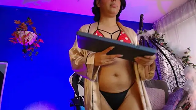 Emmapark  online show from April 8, 7:14 pm