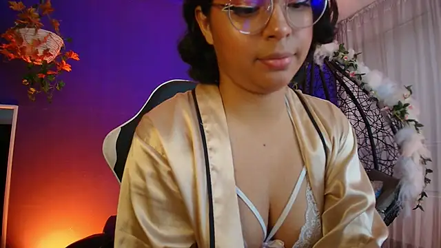 Emmapark  online show from April 15, 6:37 pm