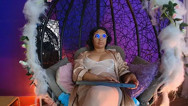 Emmapark  online show from April 17, 8:34 pm